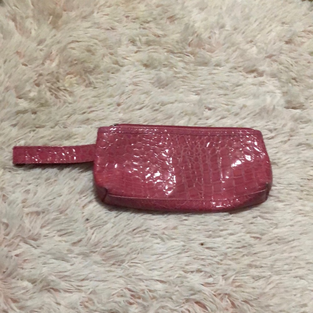 It’s a vera Bradley hand bag it has a really cool texture